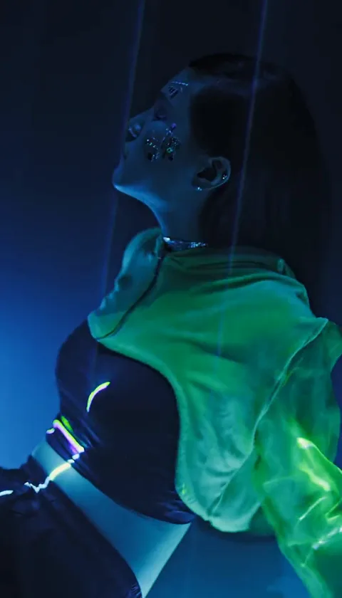 Neon-Duett-Bühne